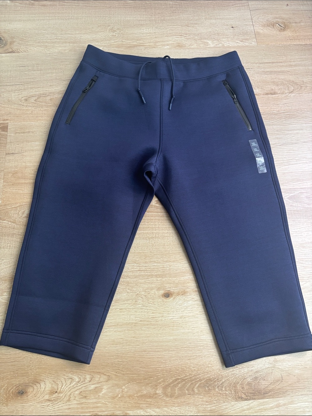 NEW Uniqlo Navy Blue Active Capri Pants
